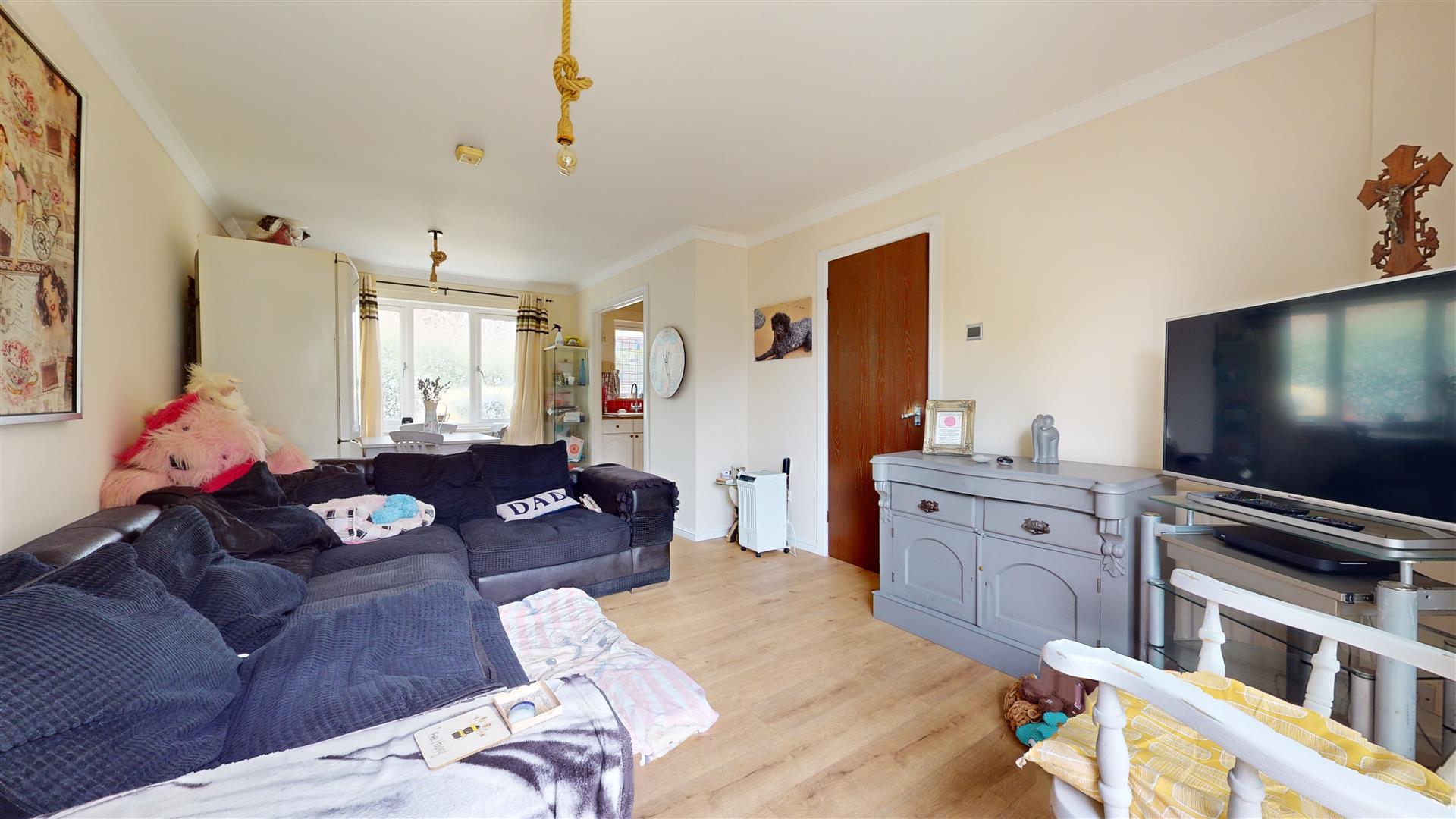 2 bed property in Chaplin Grove, Milton Keynes